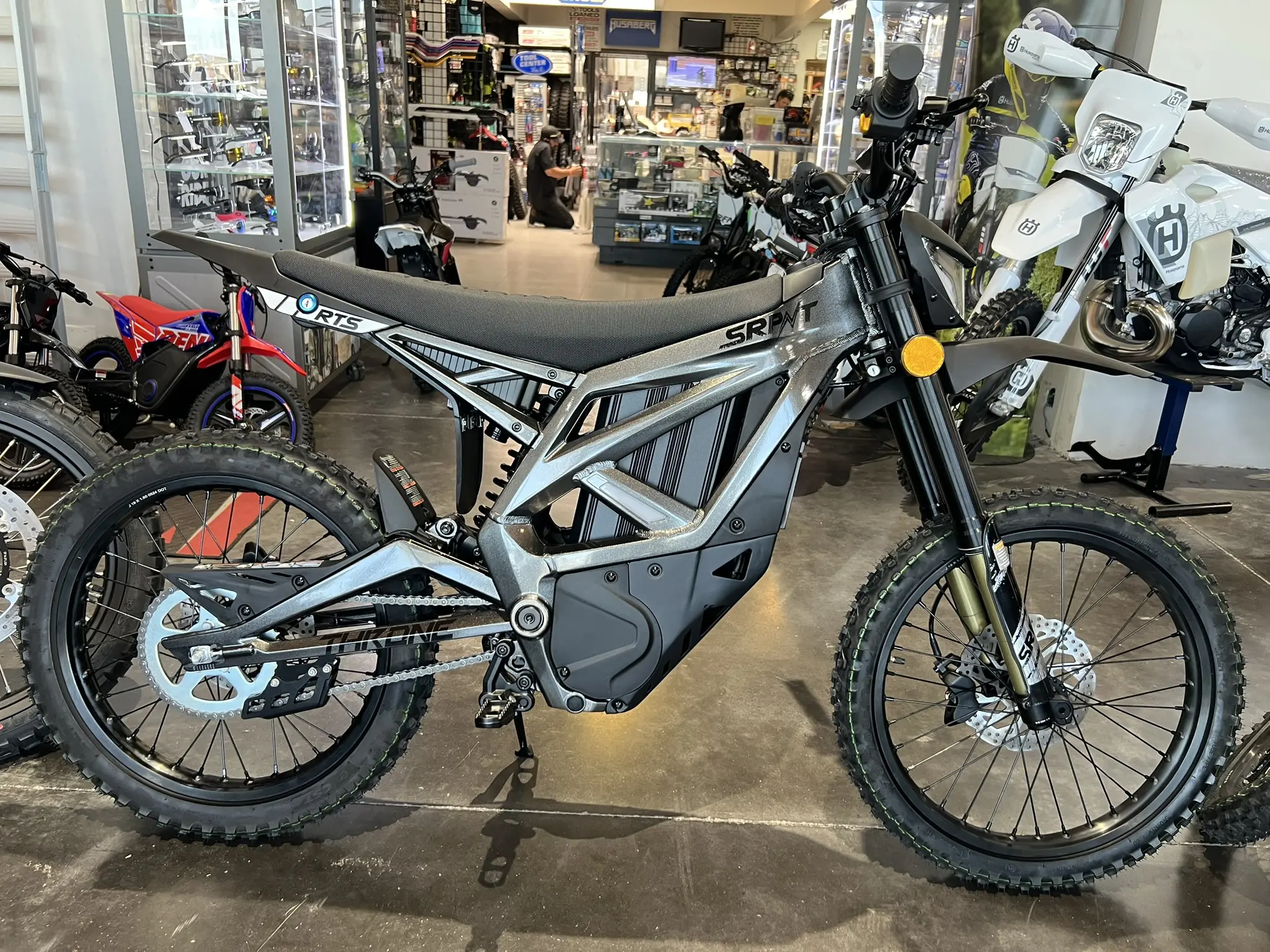 Throne Srpnt X3 – Concrete Grey