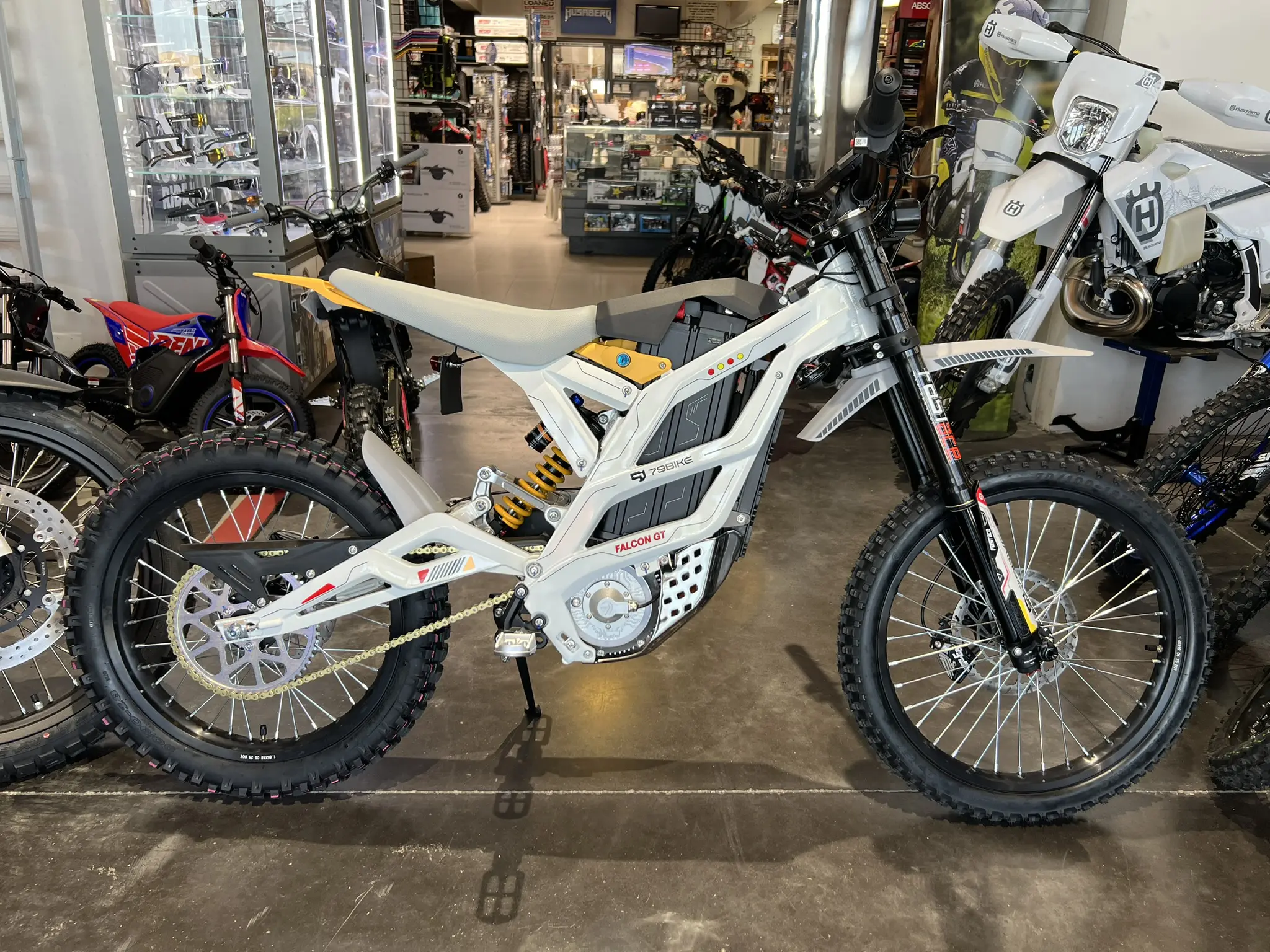 79Bike Falcon GT White – Save $200.00 Limited Time Offer!